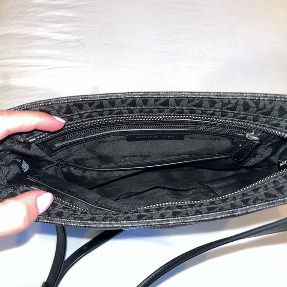 Michael Kors Bag - Picture 8 of 10